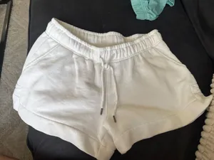 Universal Threads Shorts thumbnail 1