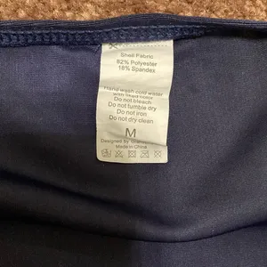 Women’s size medium NWOT navy blue 2 piece swimsuit thumbnail 8