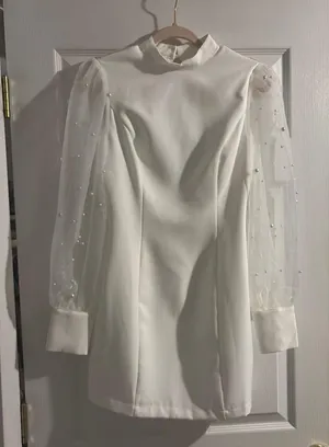 Main Strip Boutique White Dress Pearl Sleeves thumbnail 1