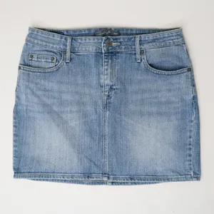 Levis Light Wash Mid Rise Denim Mini Skirt thumbnail 3