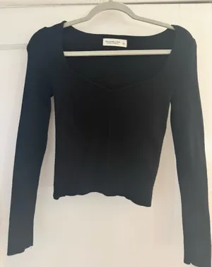 Abercrombie & Fitch Black Sweater thumbnail 1