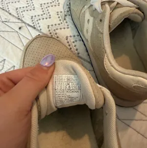 Saucony beige shoes  thumbnail 4