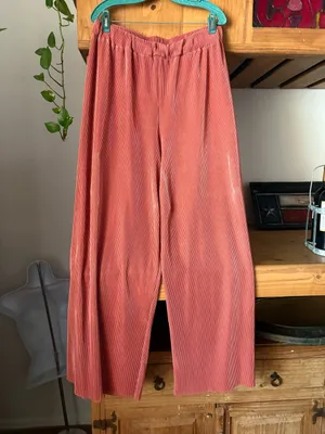 Plus-Size Wide-Leg stretchy Pants in Dusty Rose thumbnail 2