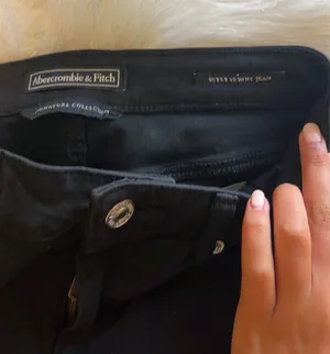 Abercrombie Black Super Skinny Jean thumbnail 3