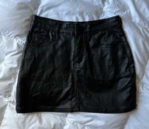 Edikted Black Faux Leather Mini Skirt XS thumbnail 1