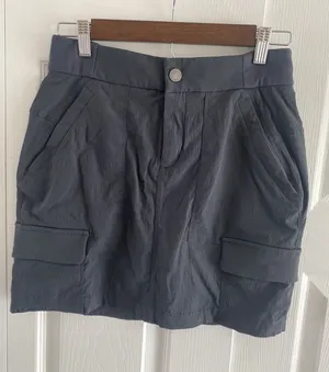 Athleta Trekkie Skort Womens Size 2 Gray Hiking Outdoor Cargo Utility Skirt thumbnail 1