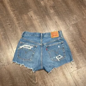 Revolve Levi’s 501 cut offs thumbnail 4