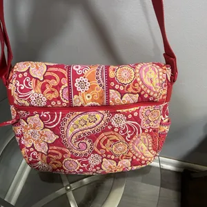 Vera Bradley Vibrant Large Red Paisley Women's Messenger Bag thumbnail 2