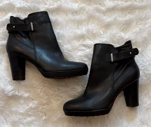 Metaphor Elegant Black Women's Ankle Boots thumbnail 1