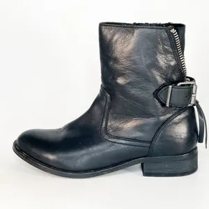 Aldo Black Leather Moto Motorcycle Buckle Ankle Boots Booties Women 7.5 thumbnail 4