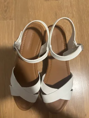 Cushionare White Strappy Heel Sandals thumbnail 2