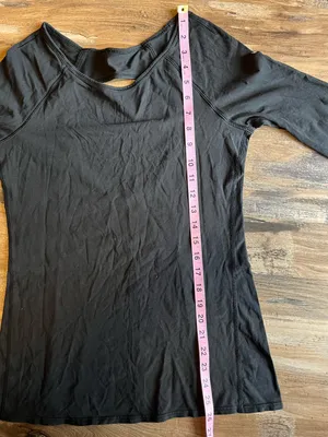 Lululemon Physically Fit Long Sleeve Tee thumbnail 14