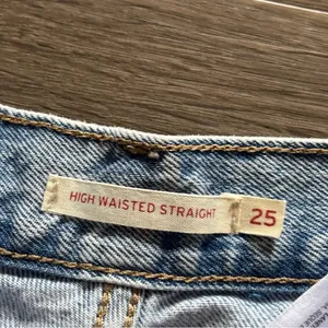Levi's High Waisted Straight‎ Jeans size 25 thumbnail 5