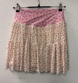 Blogilates Ballerina Skort Floral Tiered Mesh Skirt with Pockets Pink Cream M thumbnail 1