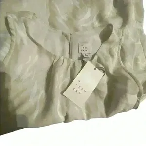 *NWT* Women's Sleeveless Crew-Neck Shell Blouse -A New Day -small thumbnail 3