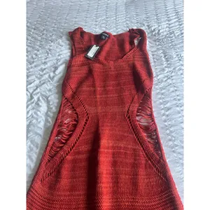 PrettyLittleThing Maxi Dress in Orange thumbnail 4
