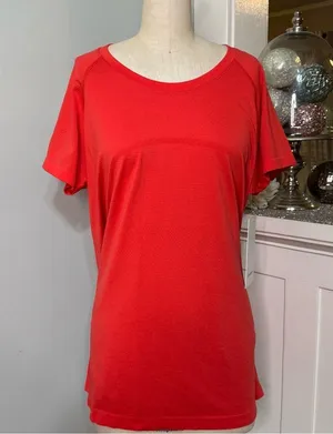 Lululemon Swiftly Tech 2.0 Short Sleeve Short Womens Size 16 Love Red NWT thumbnail 3