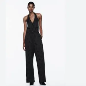 NWT Zara Black Viscose Jacquard Halter Vest Jumpsuit V-neckline Bloggers Fave thumbnail 3