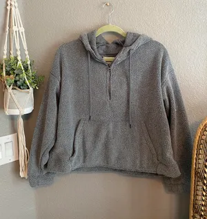 American Eagle cropped fuzzy quarter zip sweatshirt thumbnail 1