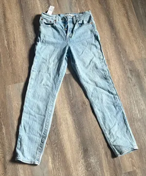 Levi’s Wedgie Jeans thumbnail 1