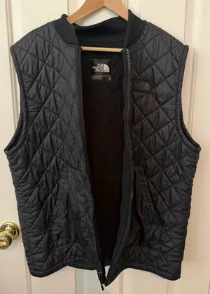 Men’s The North Face vest thumbnail 3