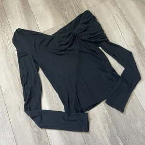Free People Top brianne twist asymmetrical long sleeve womens Black medium party thumbnail 3