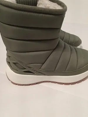 Women’s Juno Olive Quilted Winter Boot with Faux Fur Lining Limited Edition 6 thumbnail 4