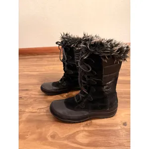 The North Face Nuptse Purna Black Faux Fur Primaloft Winter Boots Women 9 thumbnail 2