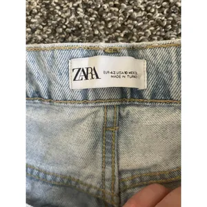Zara lightwash wide leg jeans 10 thumbnail 2