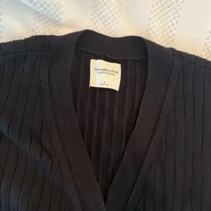 new abercrombie & fitch button up ribbed cardigan size small S thumbnail 3