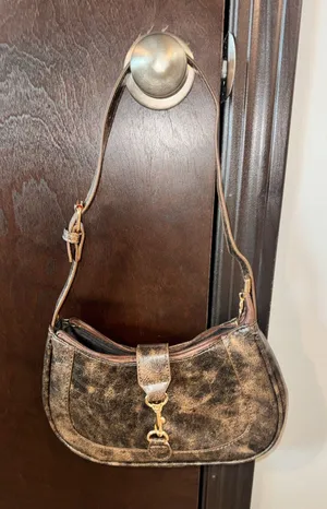 Vintage brown purse with gold details thumbnail 1