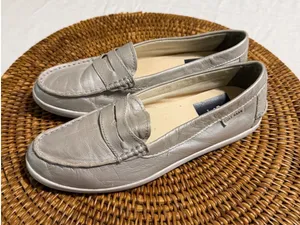 Cole Haan Womens Metallic Silver Leather Penny Loafers D44641 Size 7.5B thumbnail 1
