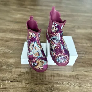 Vera Bradley Size 9 Rain Boots By Totes Carson Maroon Paisley Waterproof thumbnail 2