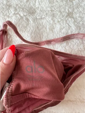 Alo Yoga Velvet Bra thumbnail 4
