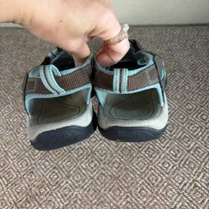 KEEN Women's Newport H2 closed toe hiking sandals in brown Sz 7 Water Gorpcore thumbnail 4