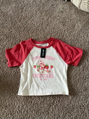 Hot Topic T-Shirt  thumbnail 2