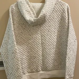 BKE Buckle Pullover Quilted Hooded Hoodie Sweatshirt Women’s XS New NWT thumbnail 4