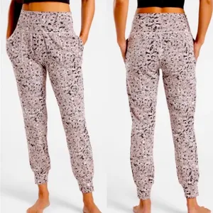 Athleta Salutation Textured Joggers Small Loungewear Activewear thumbnail 2