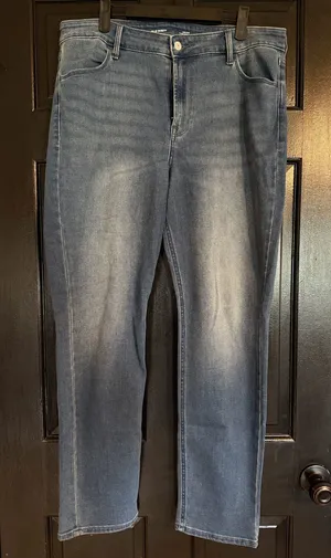 Old Navy Straight Leg High-Rise Jeans thumbnail 1