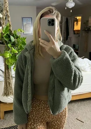 Lightweight cropped fleece jacket thumbnail 3
