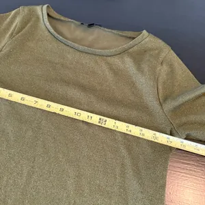 J crew pea green shimmery Gold Ruffle‎ Sleeve Top size medium thumbnail 3