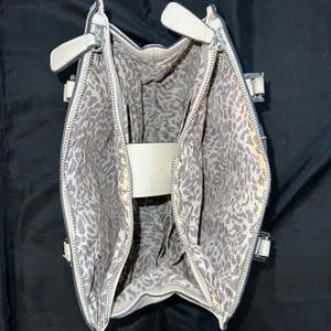 G by Guess Los Angeles White Faux Leather Purse Crossbody Tote thumbnail 9