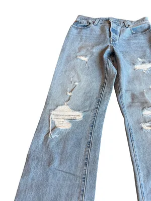 Levi's 501 Light Wash Jeans Straight Leg Distressed Classic Size 28 x 32 Women's thumbnail 3