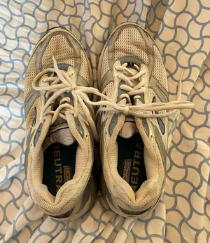 Brooks Shoes Womens Size 9 White Addiction Walker Running Lace Up thumbnail 1