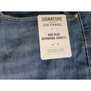 Levis Mid Rise Bermuda Shorts NEW Size 26 Plus Size Denim Stretch Shorts thumbnail 7