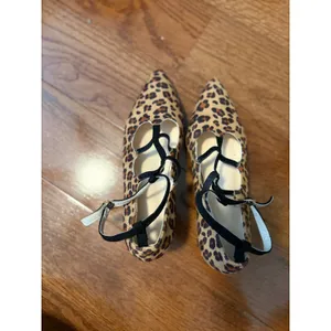 Leopard Print Pumps Mary Jane T-Strap Brown Block‎ Heel Pointed Toe Size 39 8.5 thumbnail 2