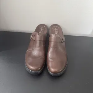 Women's Clarks Delana‎ Misty Dark Brown Leather Mule Clogs Size 11 thumbnail 4