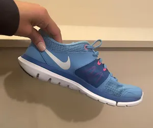 Sneakers thumbnail 3