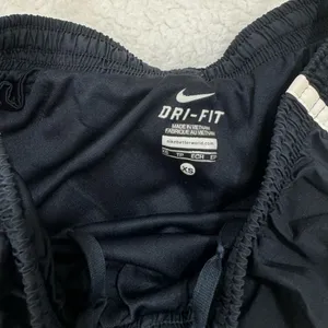 NIKE DRI-FIT SHORTS thumbnail 3