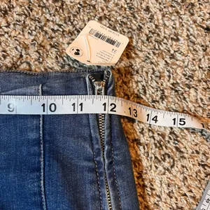 We The Free Bella Moto Mid Rise Skinny Jeans Size 24 Zippers Detail Denim‎ thumbnail 4